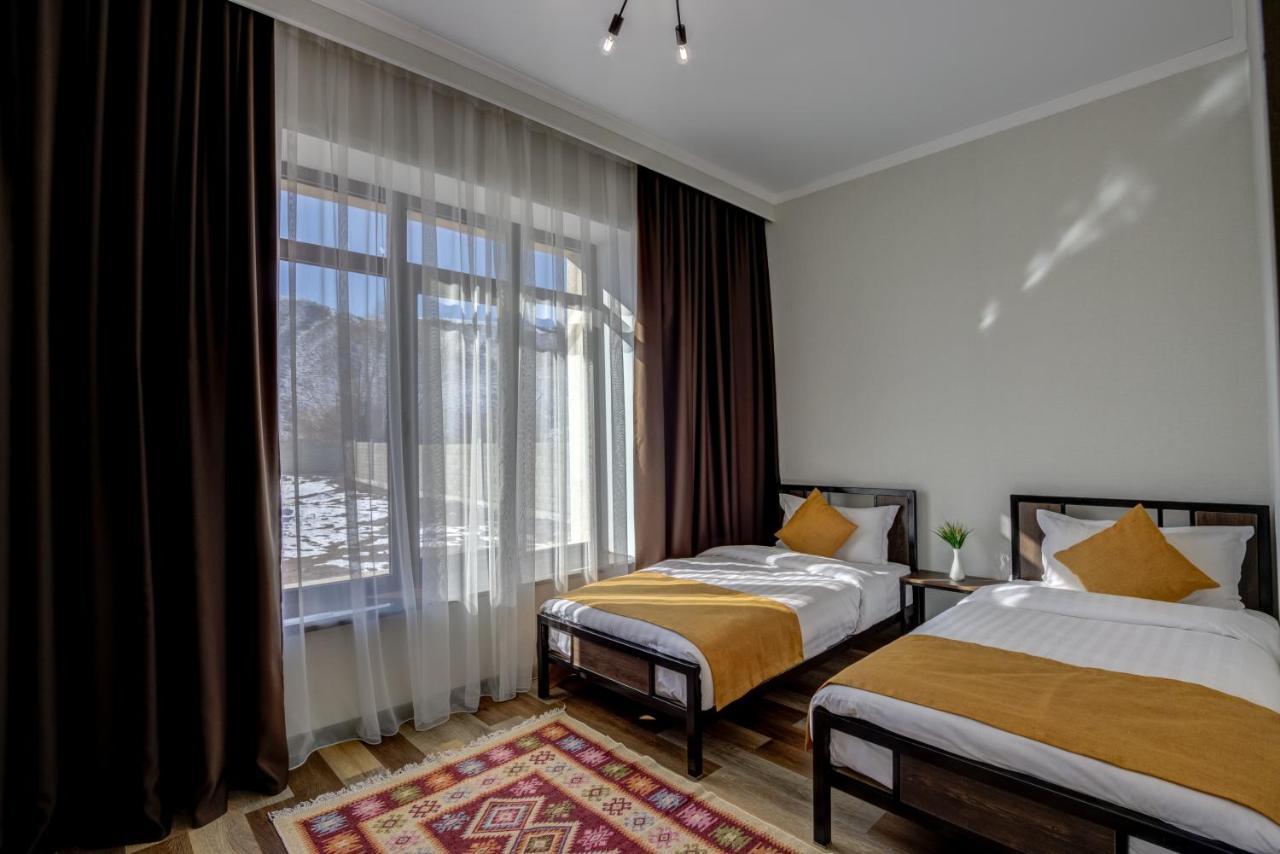My Hotel Karakol Esterno foto